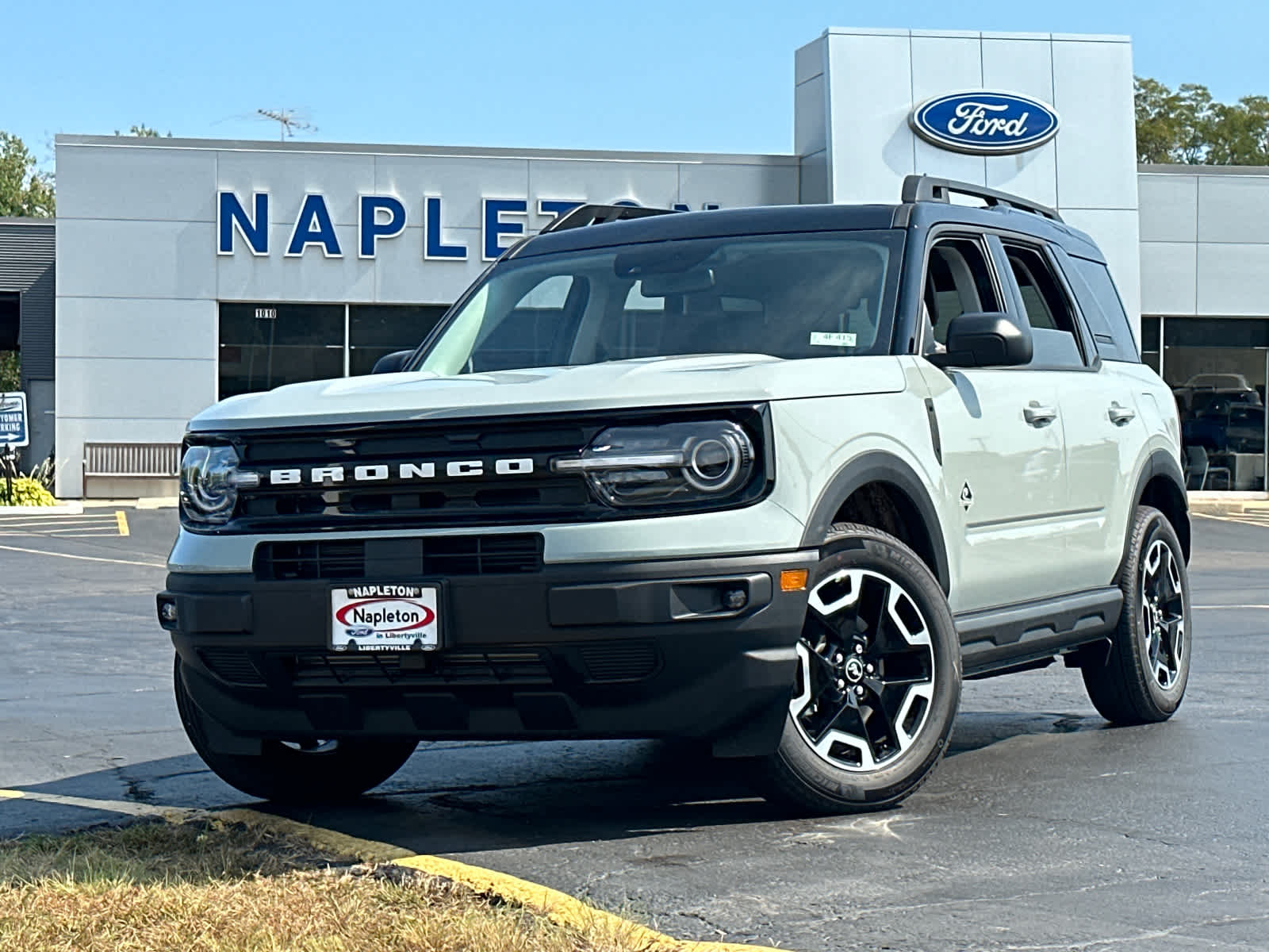 2024 Ford Bronco Sport Outer Banks 2