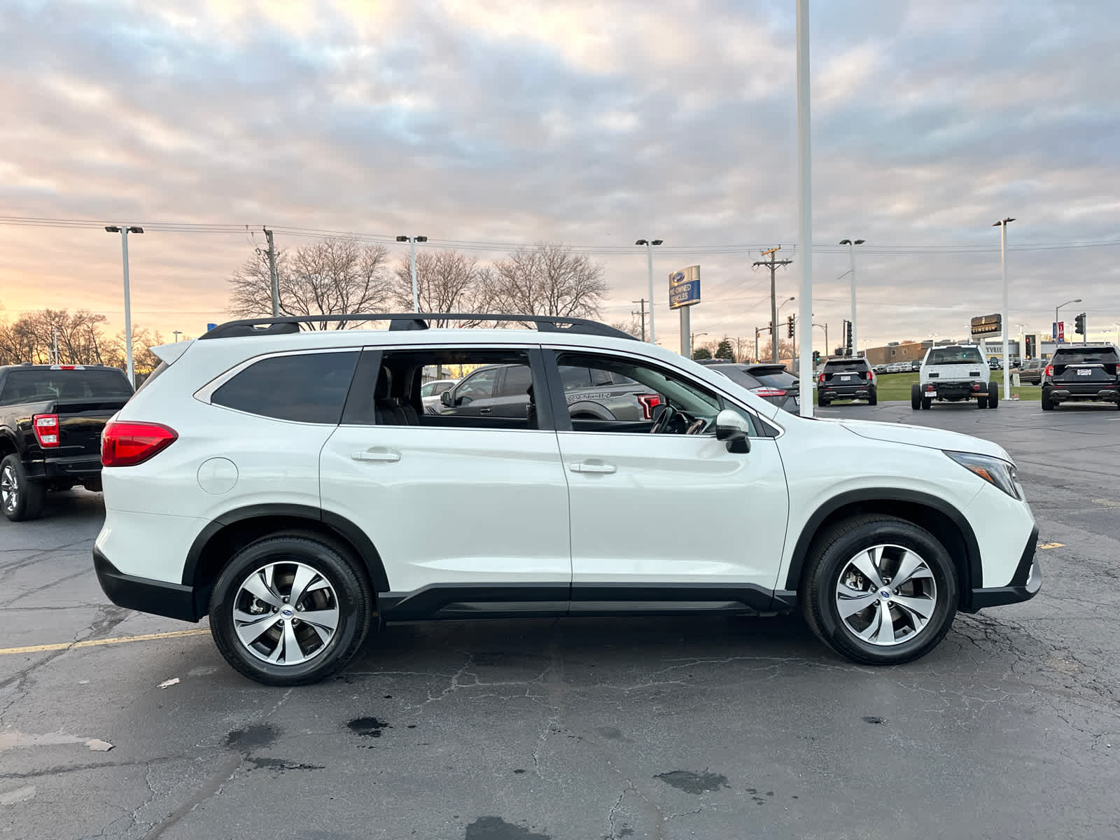 2023 Subaru Ascent Premium 9