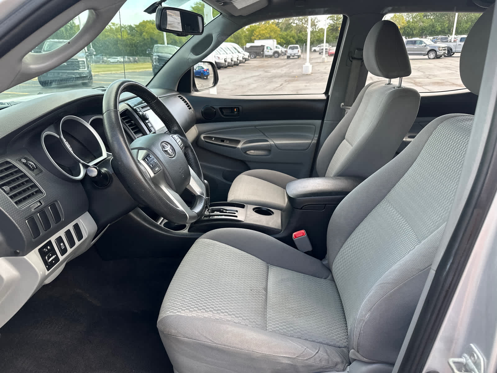 2013 Toyota Tacoma PreRunner 2WD Double Cab I4 AT 26