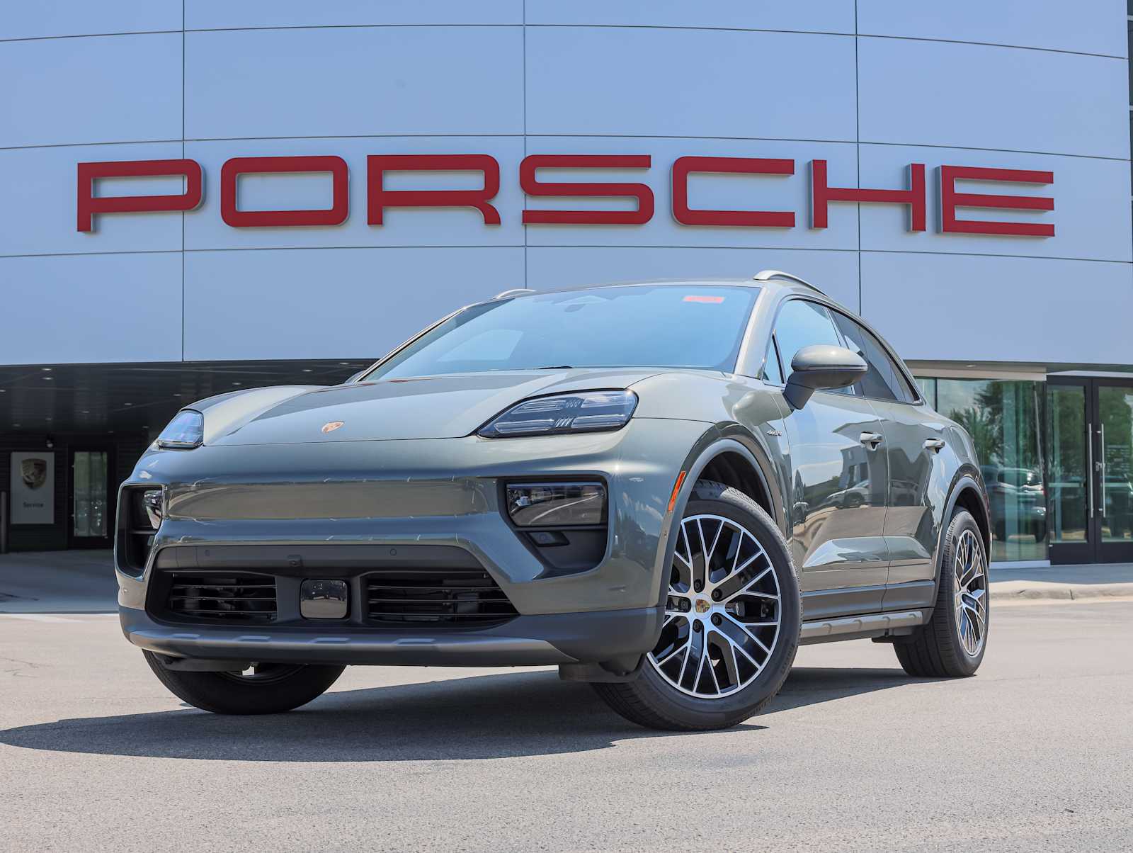 AVENTURINE GREEN METALLIC 2026 Porsche Macan SUV / Crossover All-Wheel Drive 1-Speed Automatic