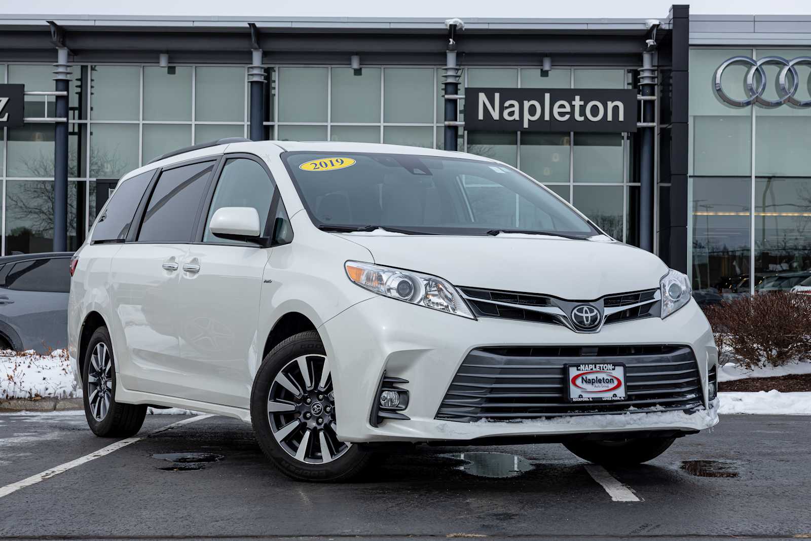 2019 Toyota Sienna XLE 7-Passenger AWD