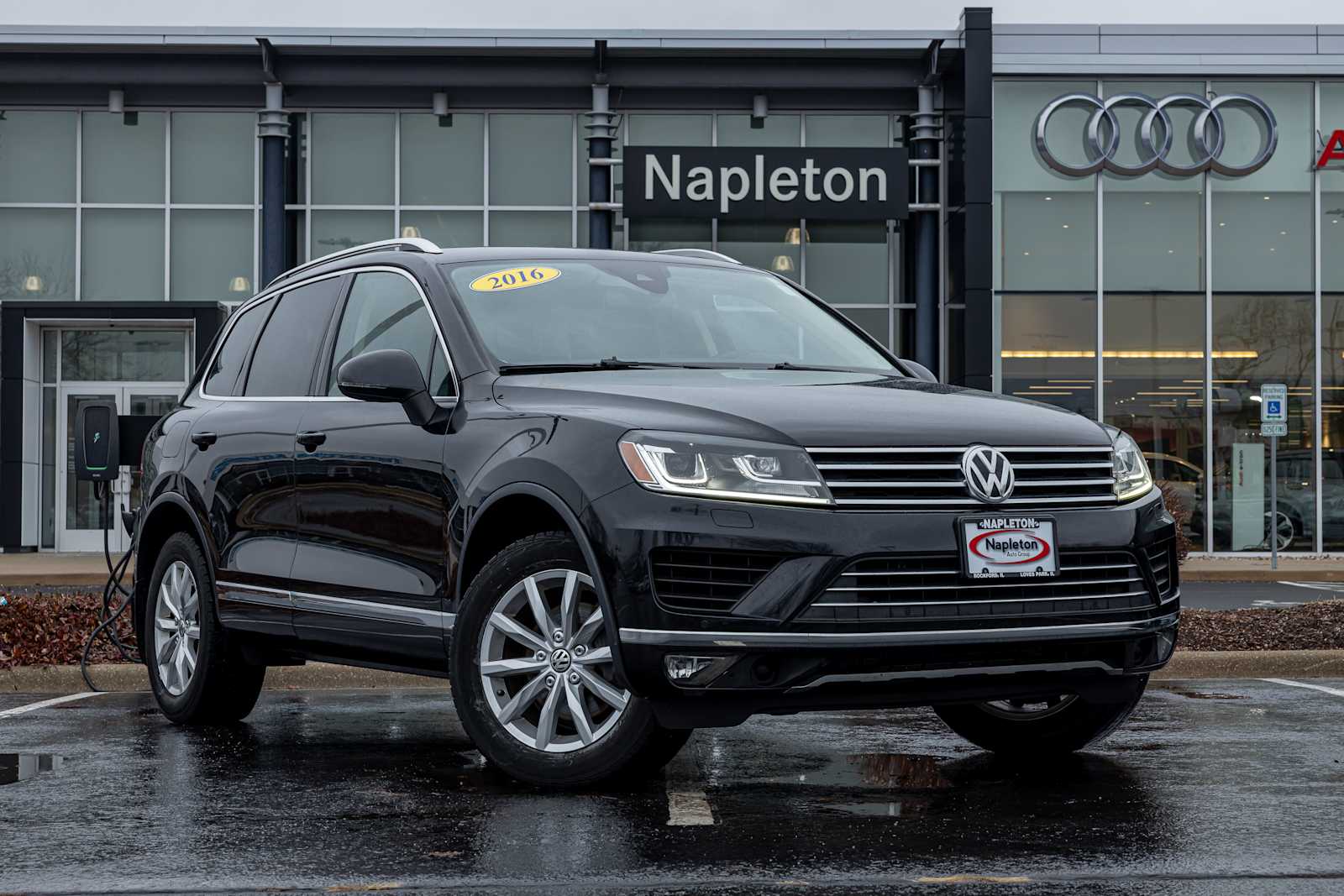 2016 Volkswagen Touareg VR6 Sport with Tech