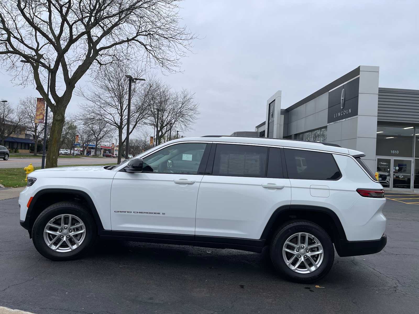 2024 Jeep Grand Cherokee L Laredo X 11