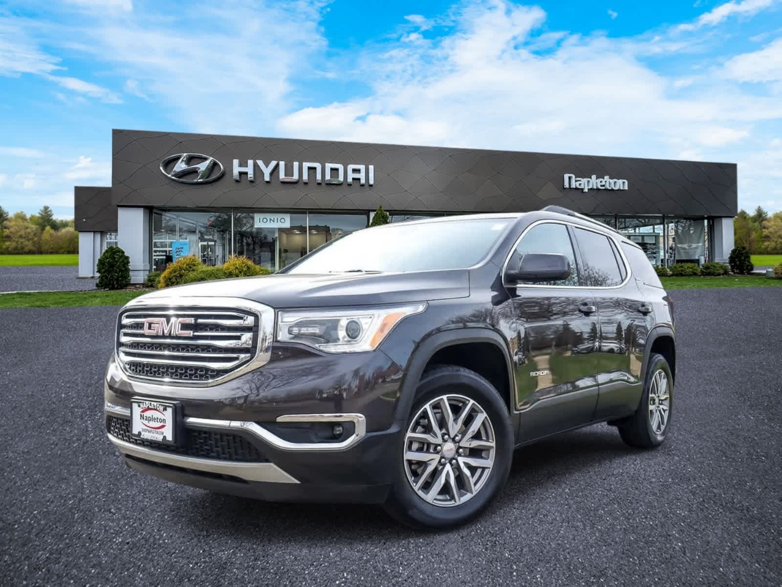 Gray (Iridium Metallic) 2018 GMC Acadia SLE-2 FWD SUV / Crossover Front-Wheel Drive 6-Speed Automatic