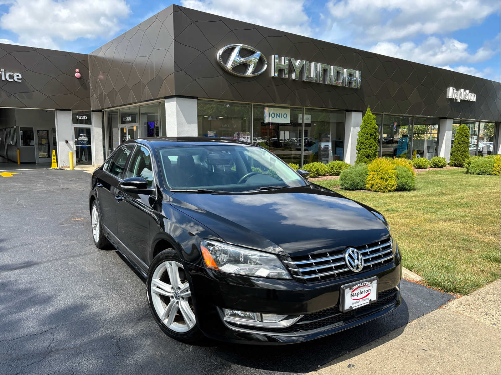 2014 Volkswagen Passat SEL Premium 1