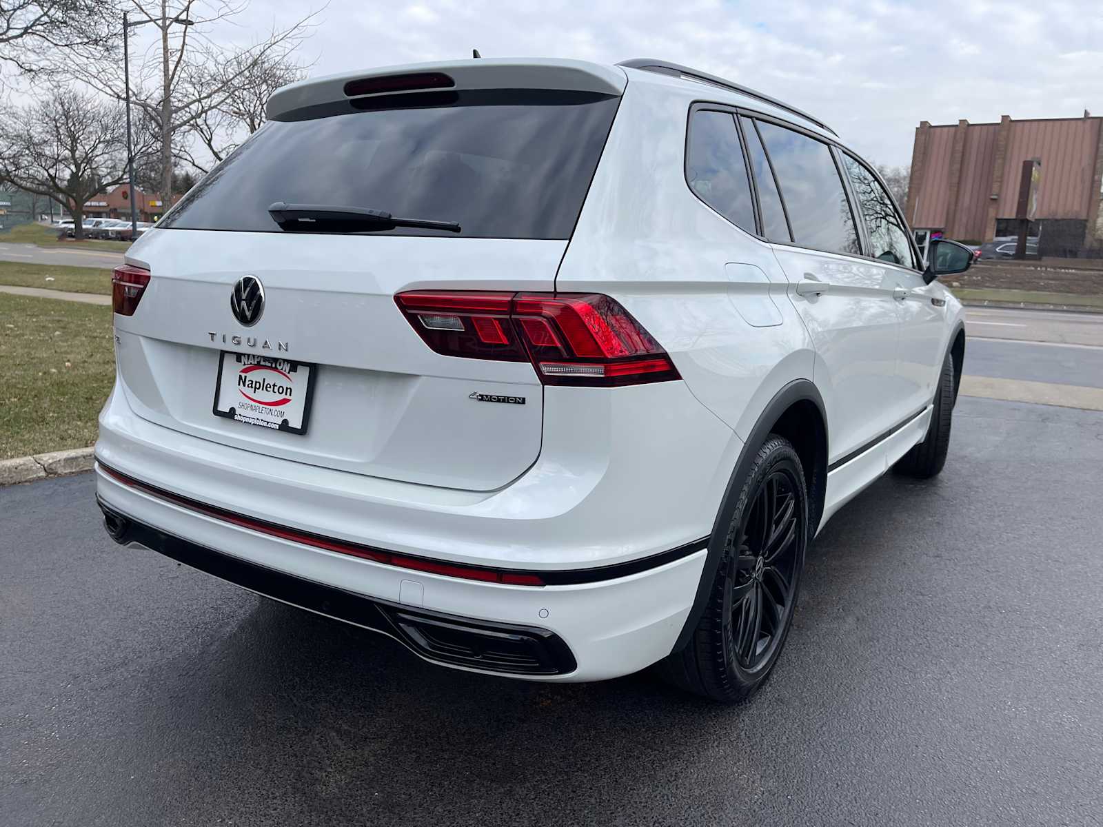 2022 Volkswagen Tiguan SE R-Line Black 6