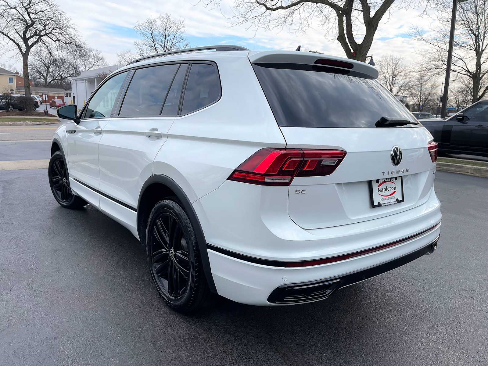 2022 Volkswagen Tiguan SE R-Line Black 3