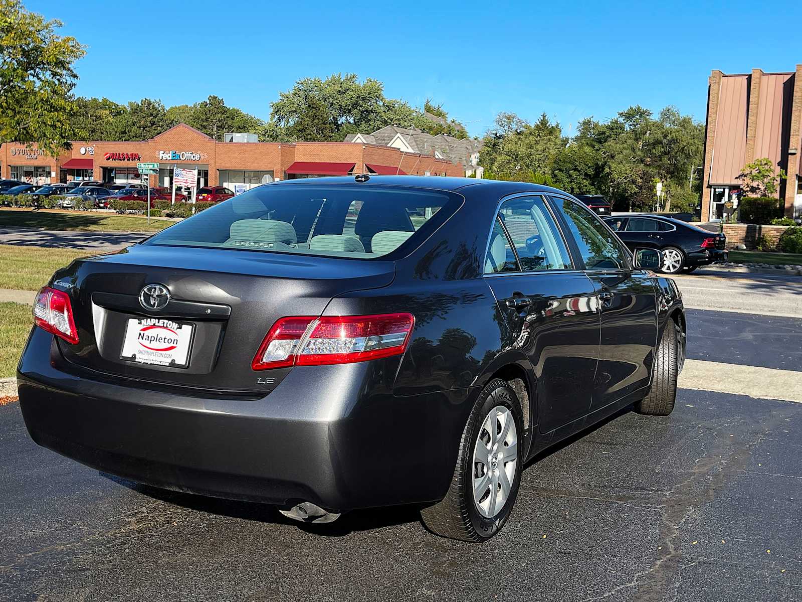 2011 Toyota Camry LE 8