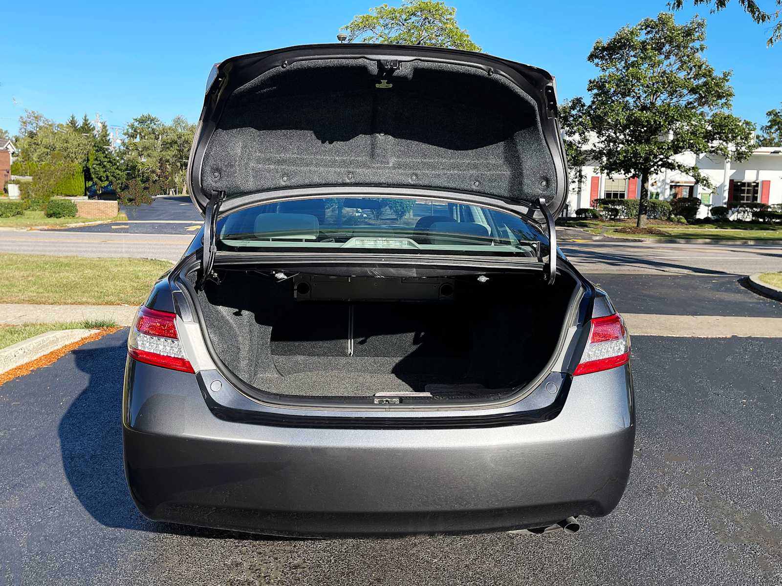 2011 Toyota Camry LE 9