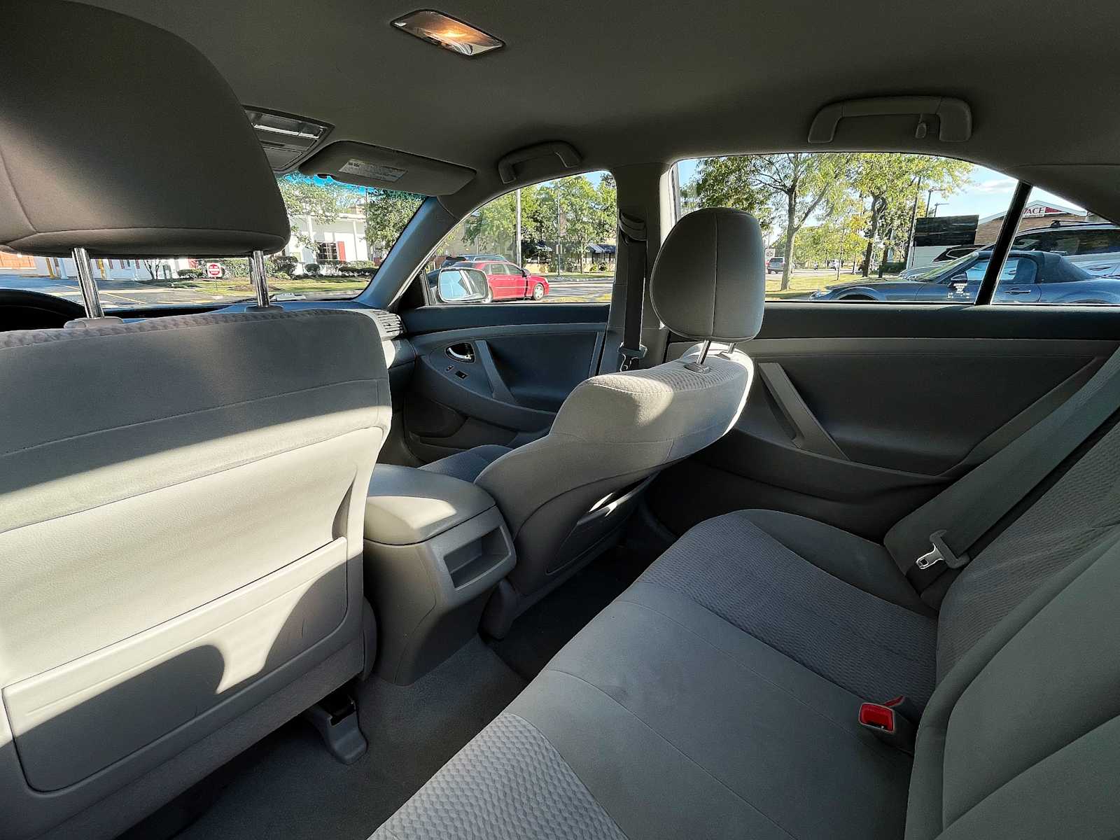 2011 Toyota Camry LE 24