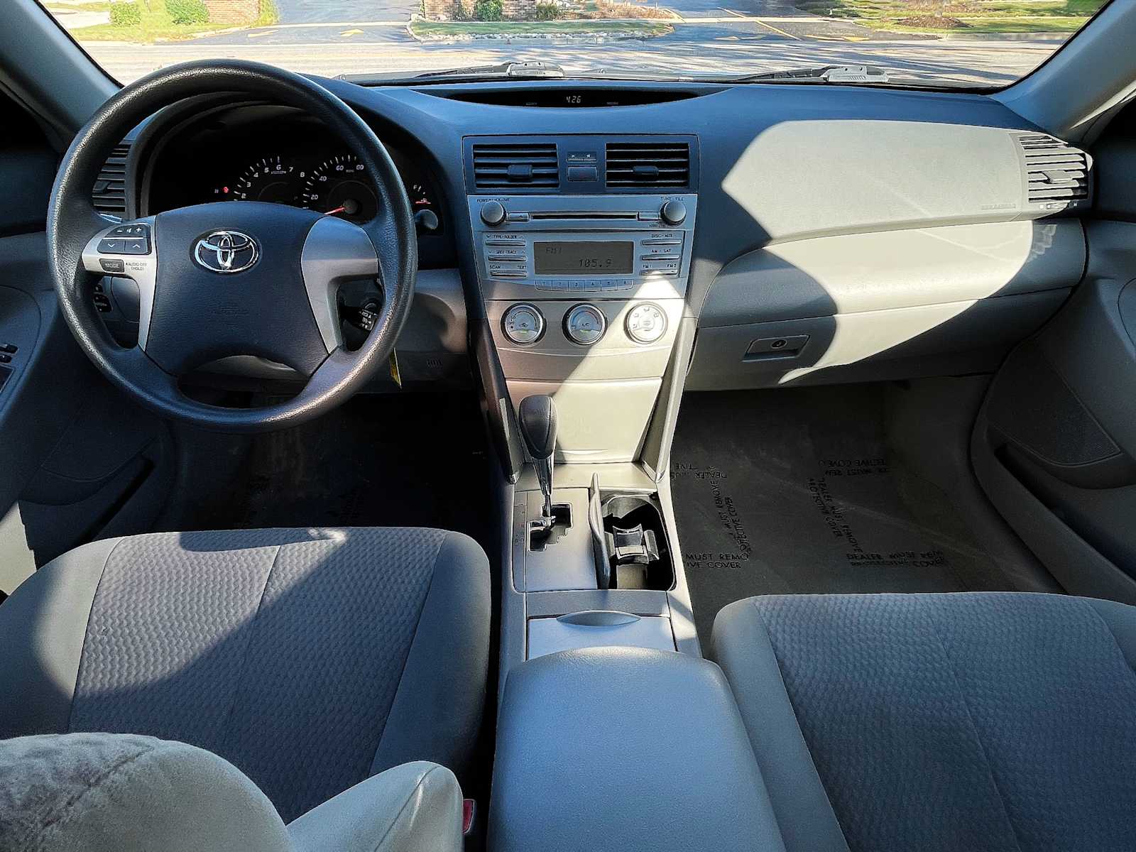 2011 Toyota Camry LE 22