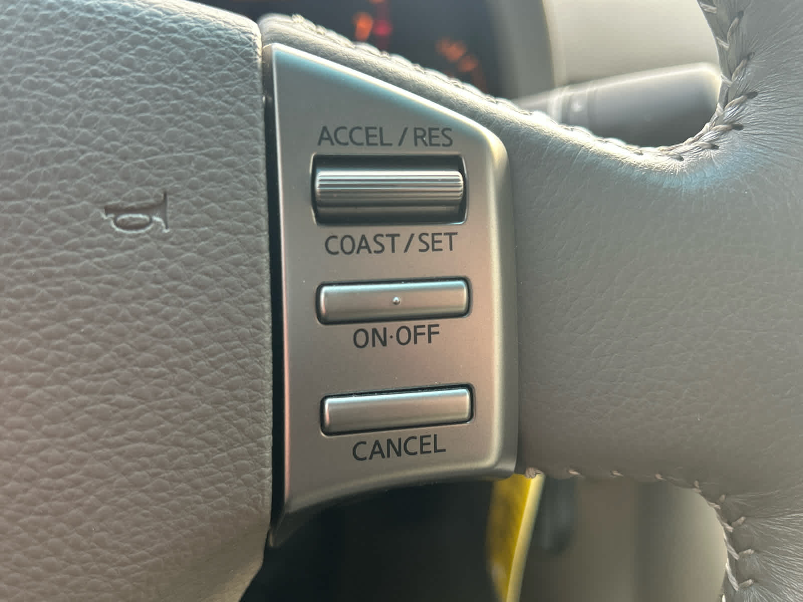 2004 INFINITI G35 w/Leather 15