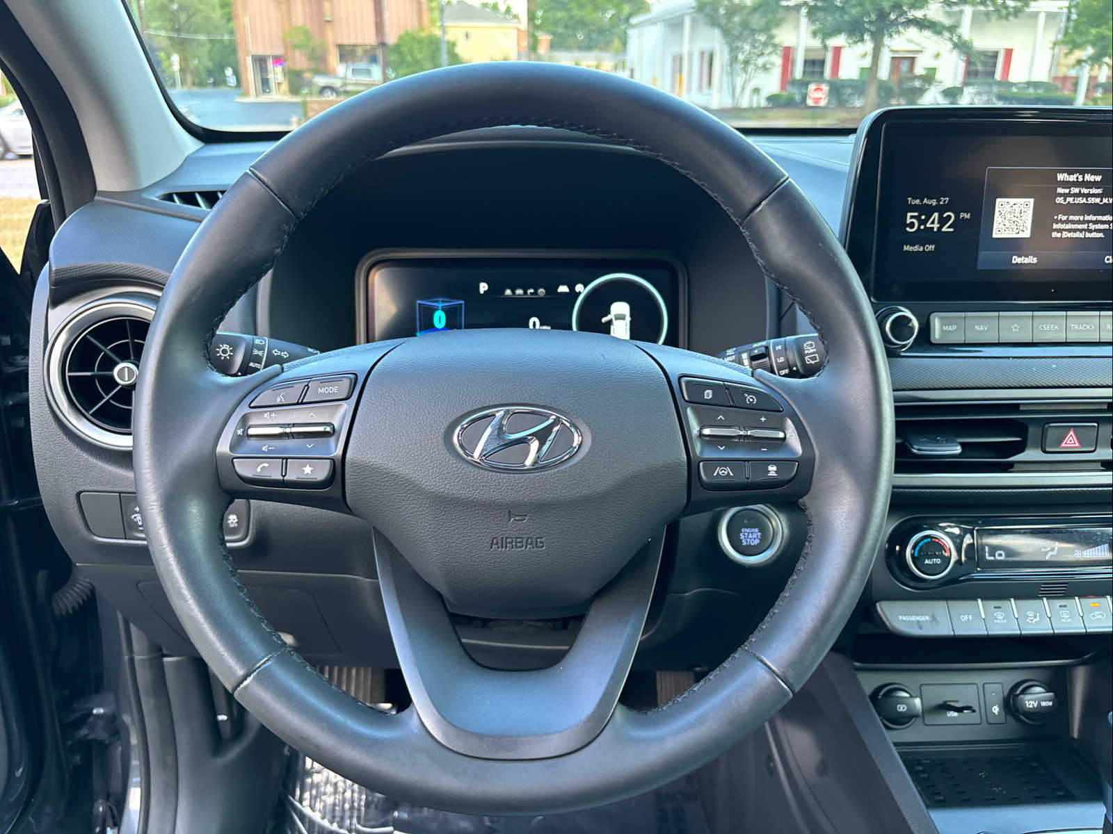 2022 Hyundai Kona Limited 13