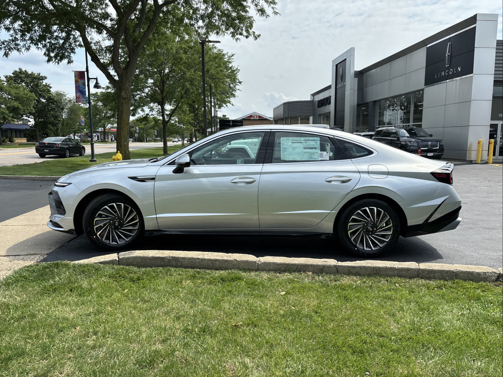 2024 Hyundai Sonata Hybrid Limited 4