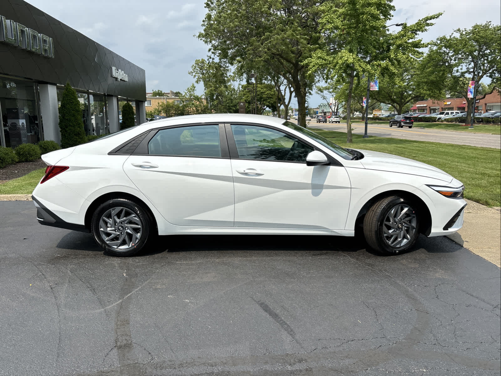 2024 Hyundai Elantra SEL 5