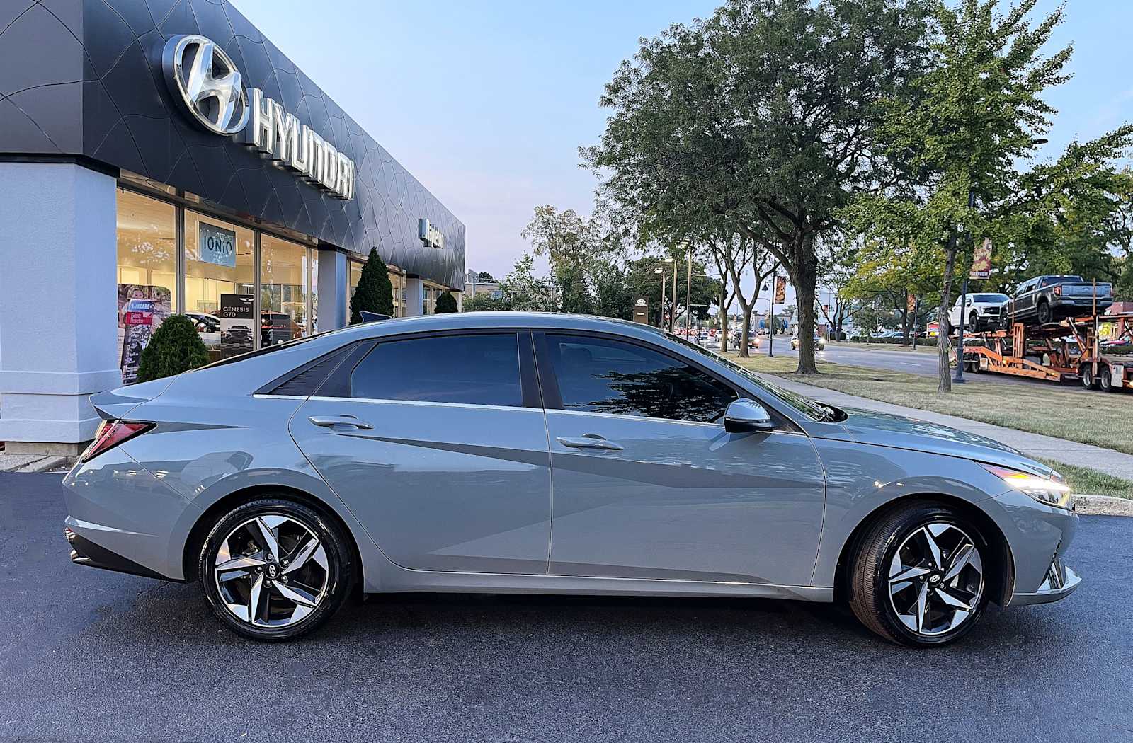 2022 Hyundai Elantra Hybrid Limited 11