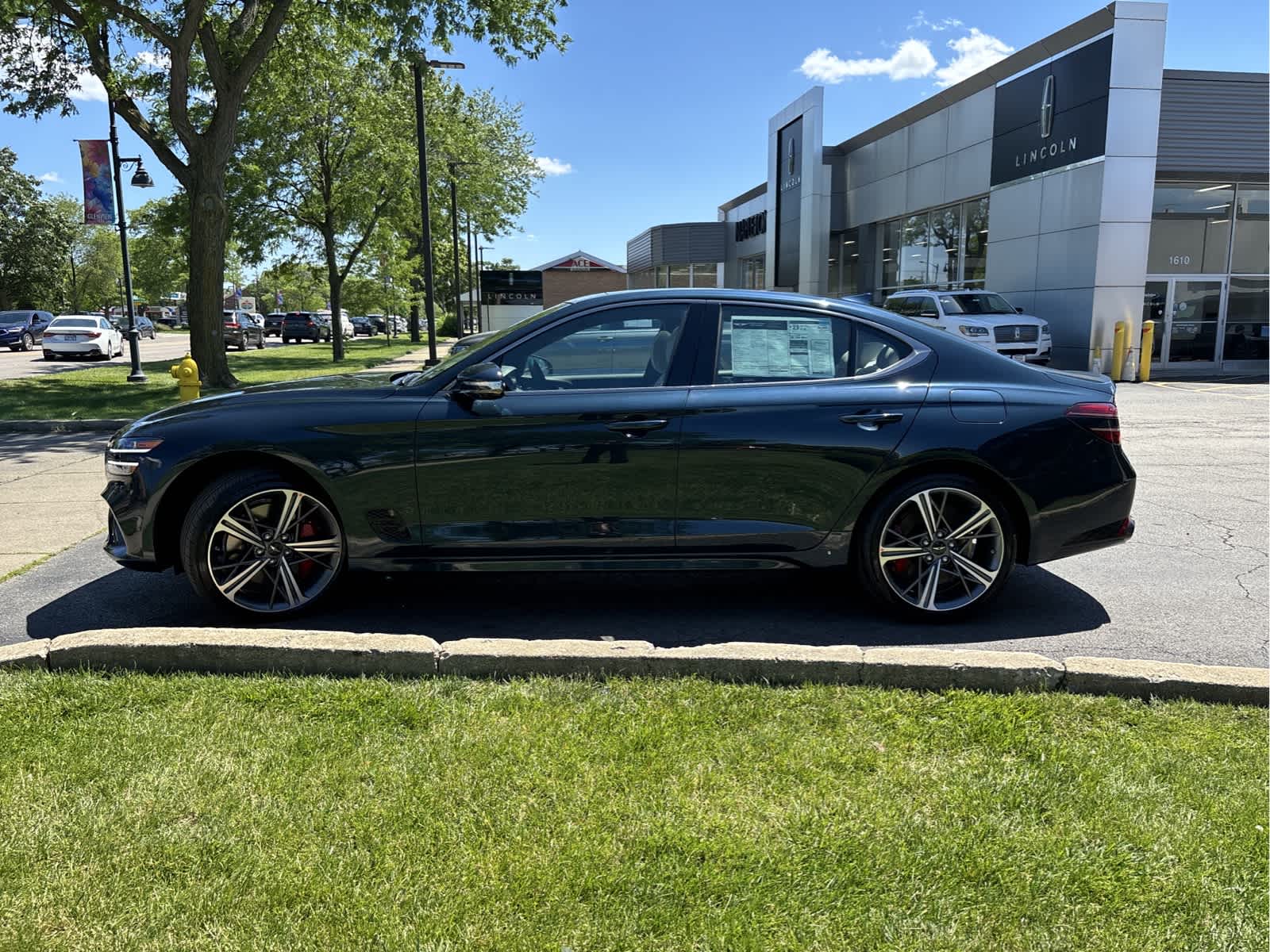 2025 Genesis G70 2.5T 4