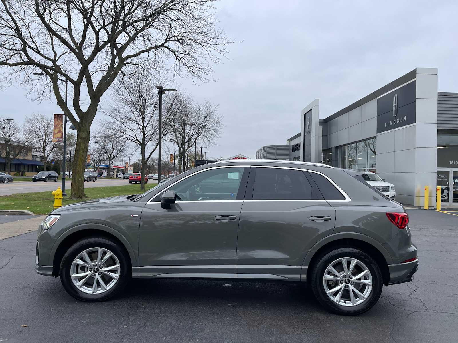 2022 Audi Q3 S line Premium Plus 11