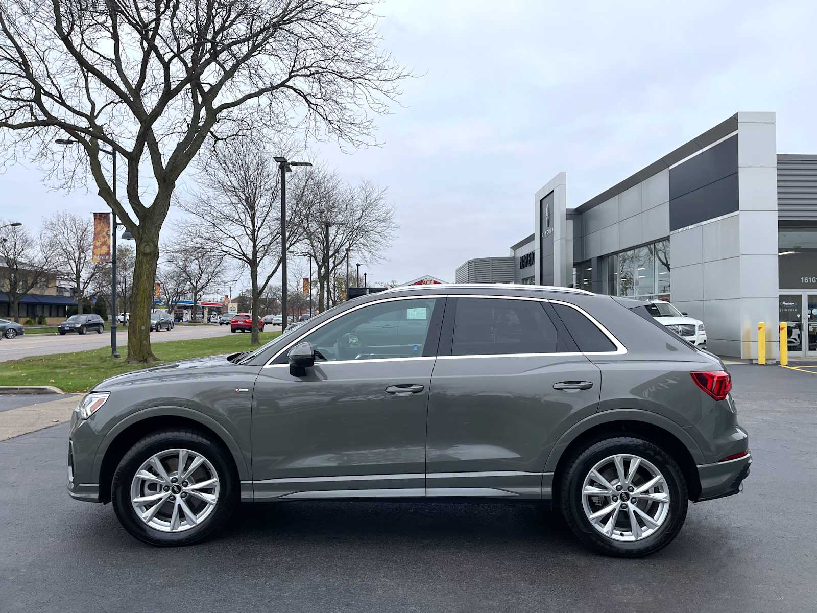 2022 Audi Q3 S line Premium Plus 11