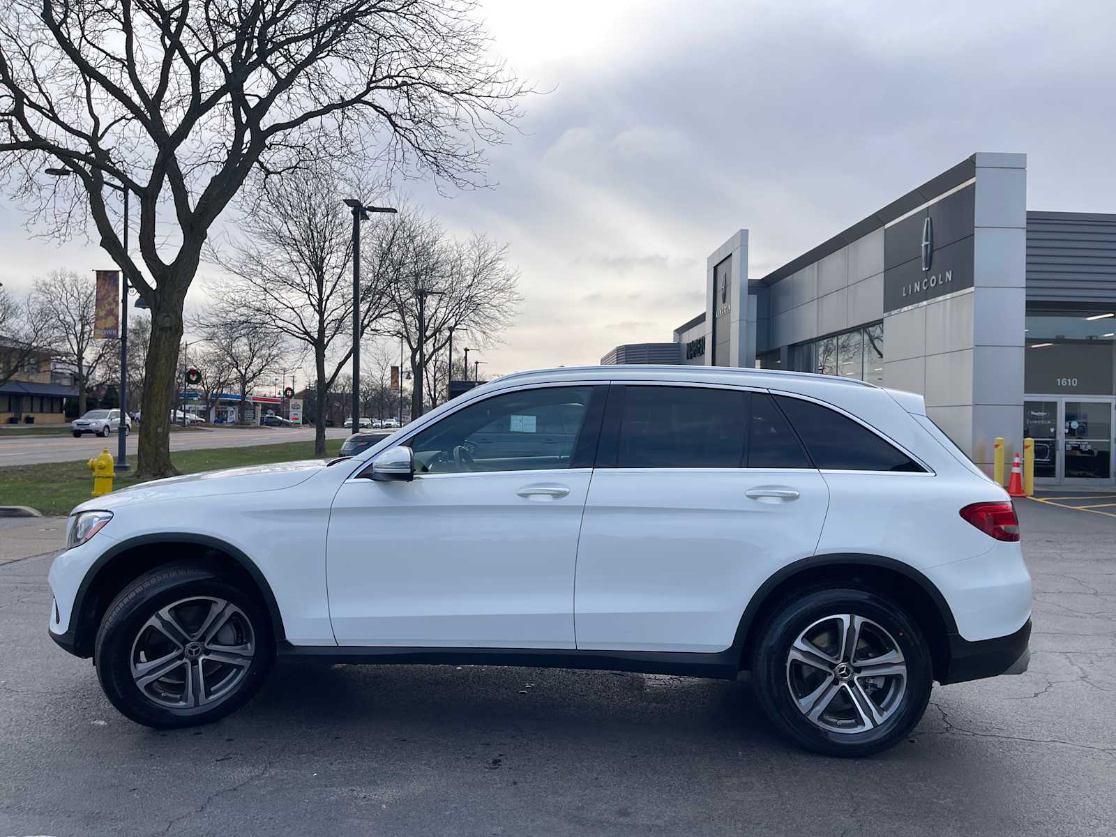 2019 Mercedes-Benz GLC GLC 300 8