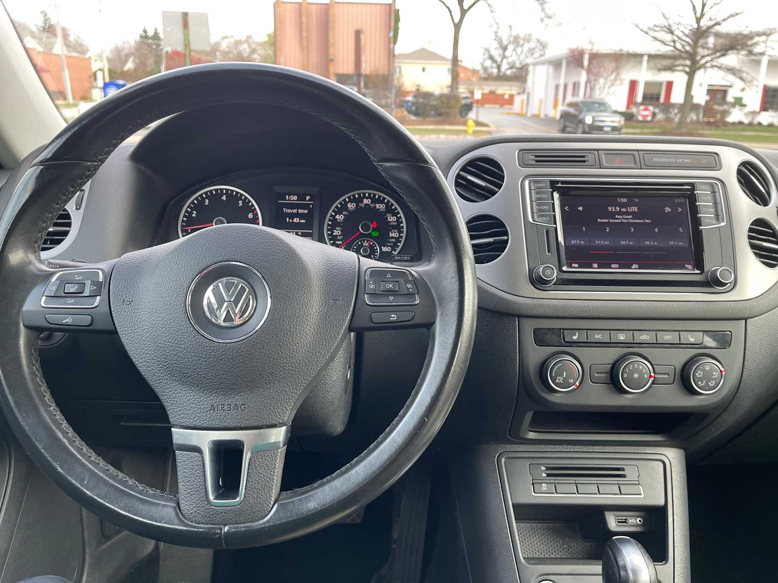 2017 Volkswagen Tiguan  14