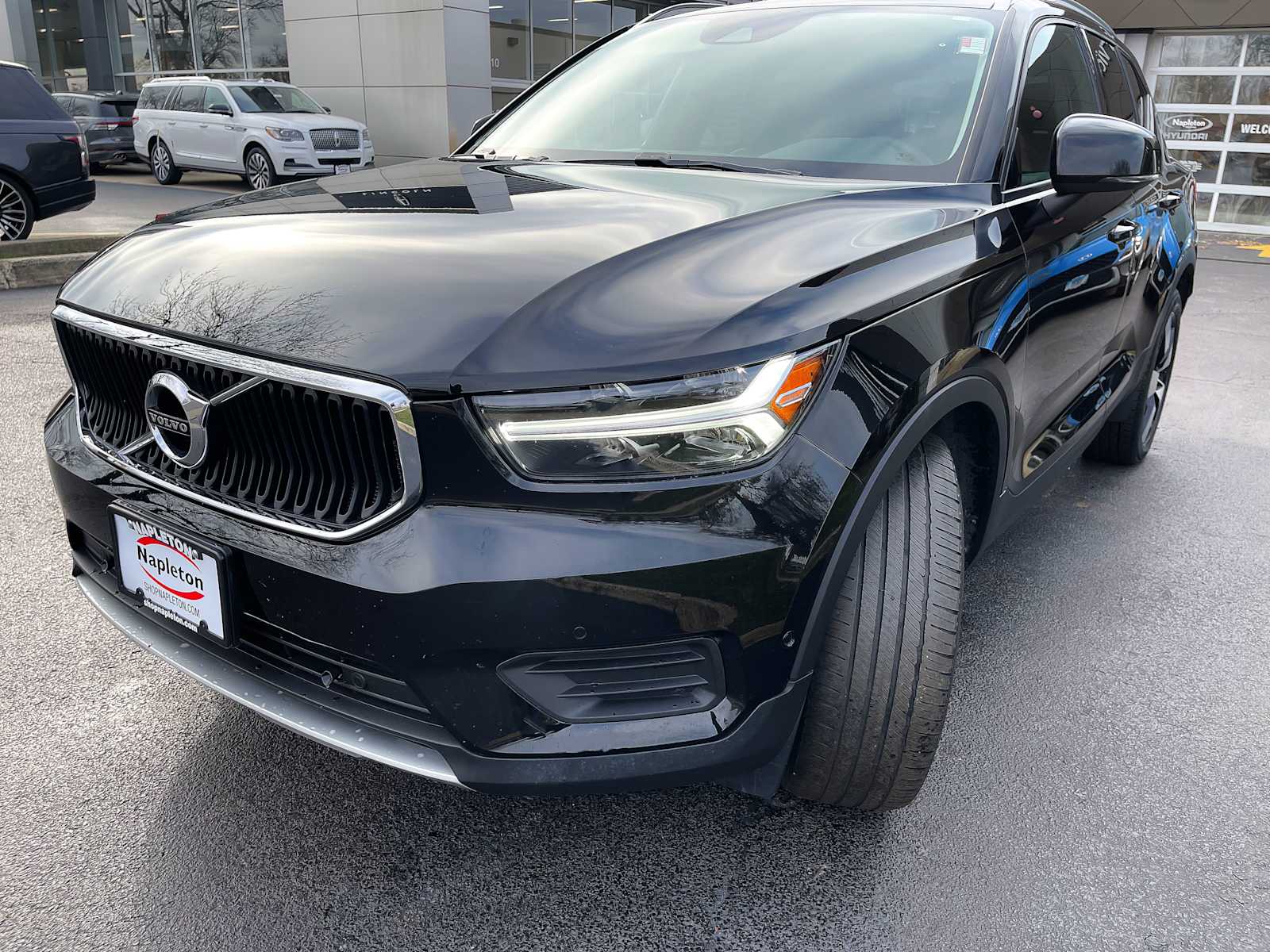 2019 Volvo XC40 Momentum 3