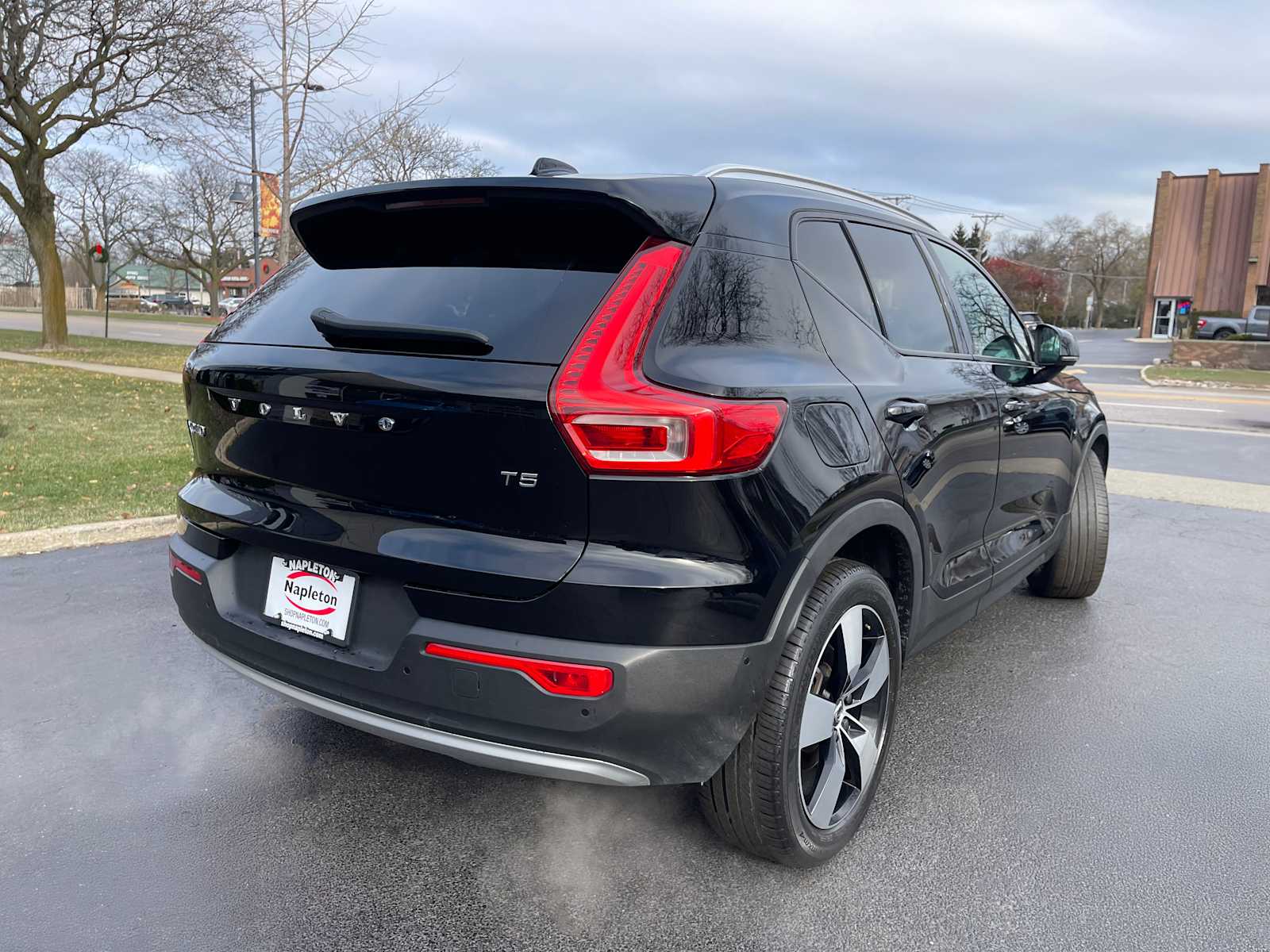 2019 Volvo XC40 Momentum 6