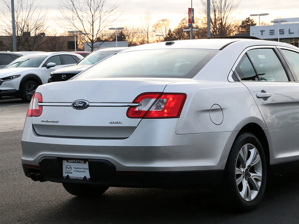 2010 Ford Taurus SEL 3