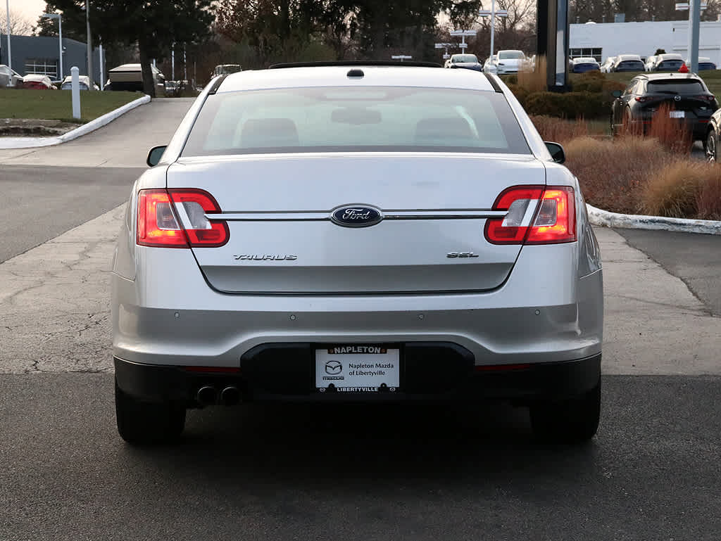 2010 Ford Taurus SEL 2