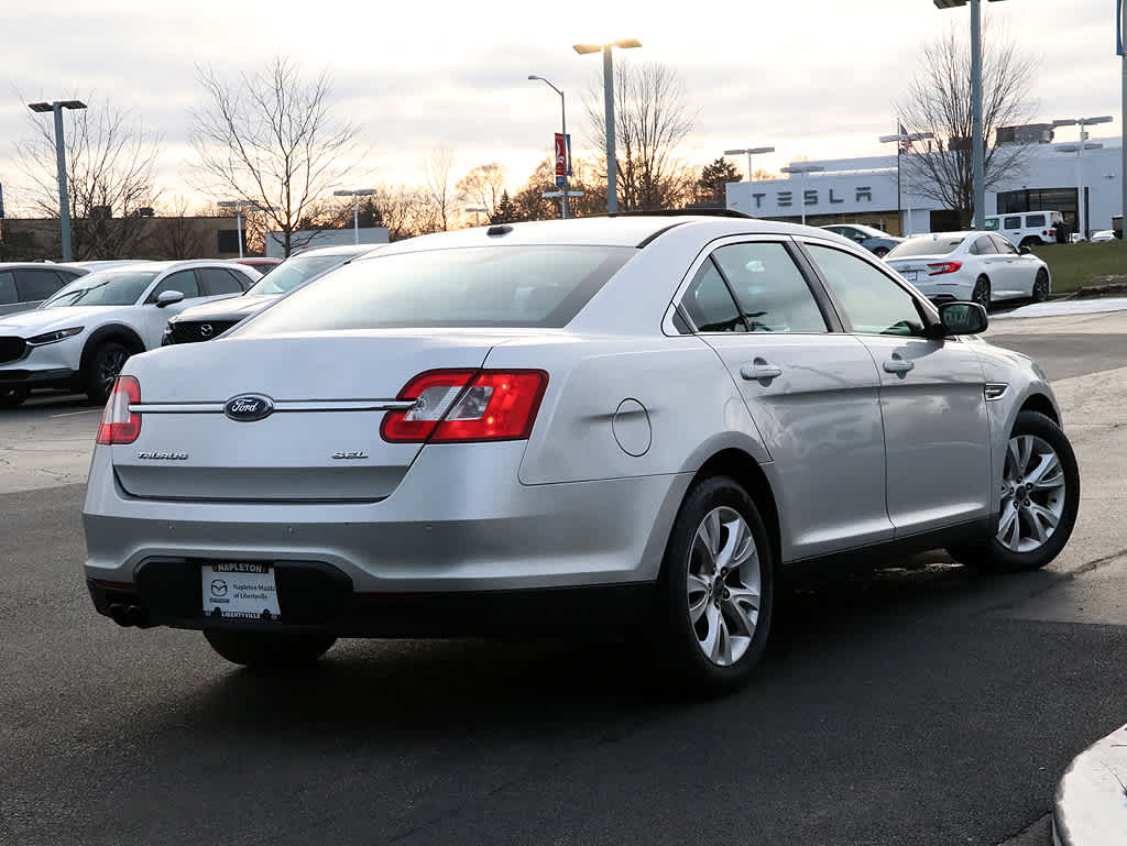 2010 Ford Taurus SEL 4