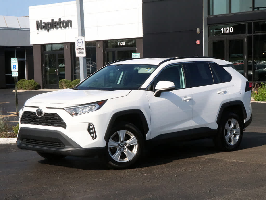 2021 Toyota RAV4 XLE 2