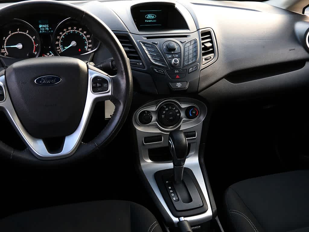 2014 Ford Fiesta SE 13