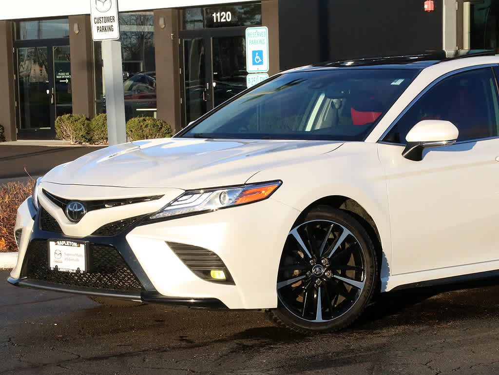 2020 Toyota Camry XSE 3