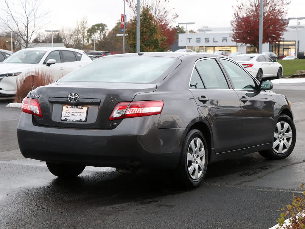 2011 Toyota Camry LE 6