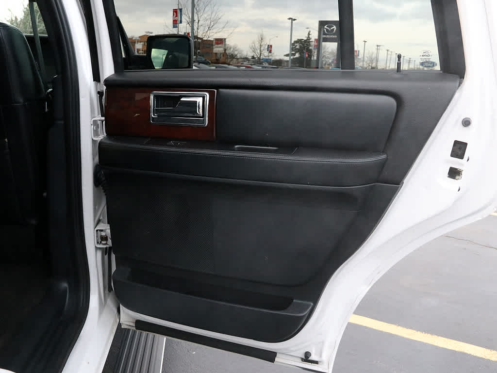 2015 Lincoln Navigator  24