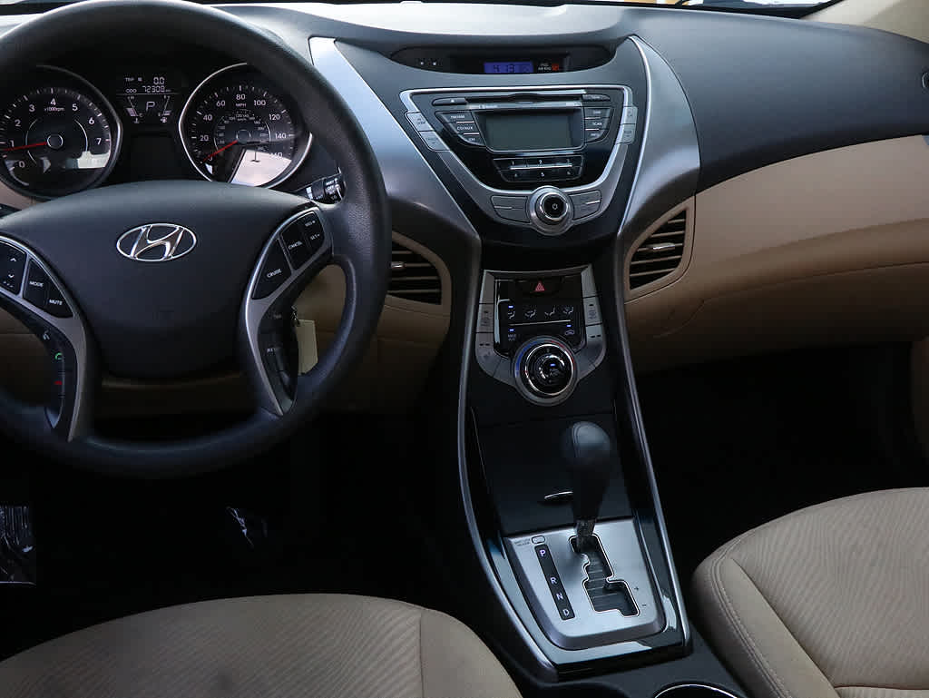 2013 Hyundai Elantra GLS 11