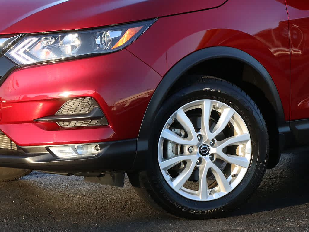 2020 Nissan Rogue Sport SV 4