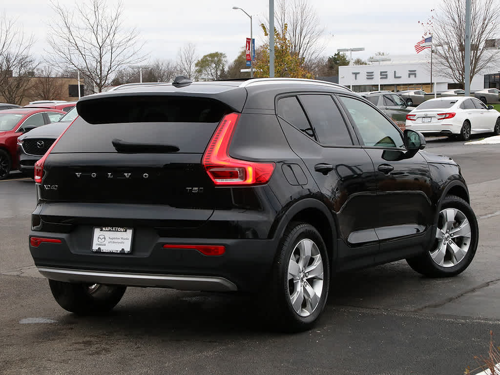 2021 Volvo XC40 Momentum 8