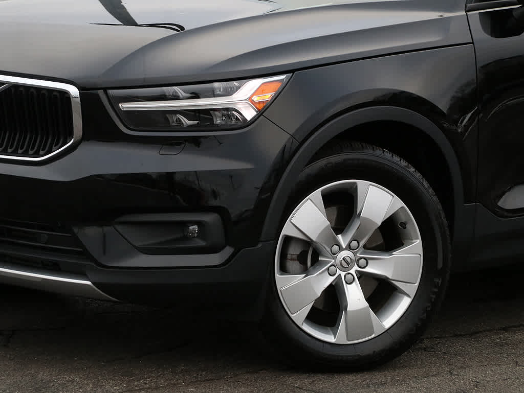 2021 Volvo XC40 Momentum 4