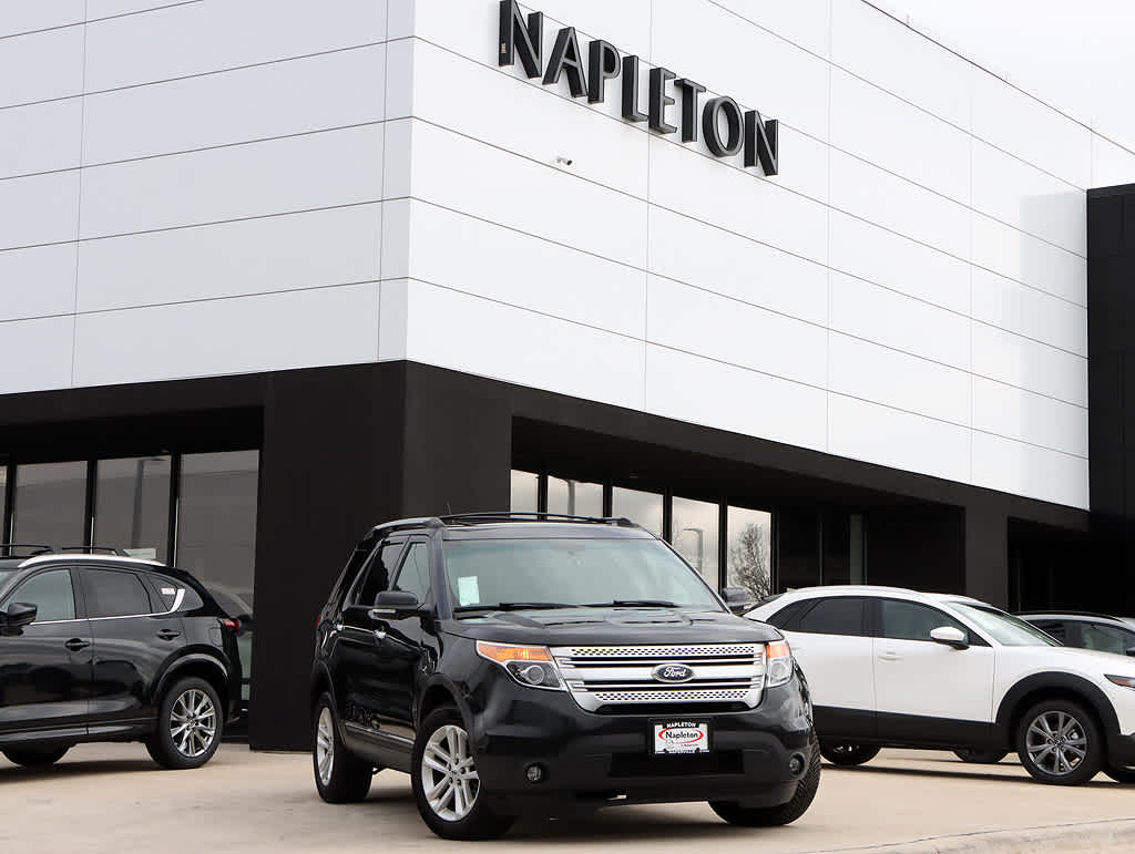 Tuxedo Black Metallic 2015 Ford Explorer XLT 4WD SUV / Crossover All-Wheel Drive 6-Speed Automatic