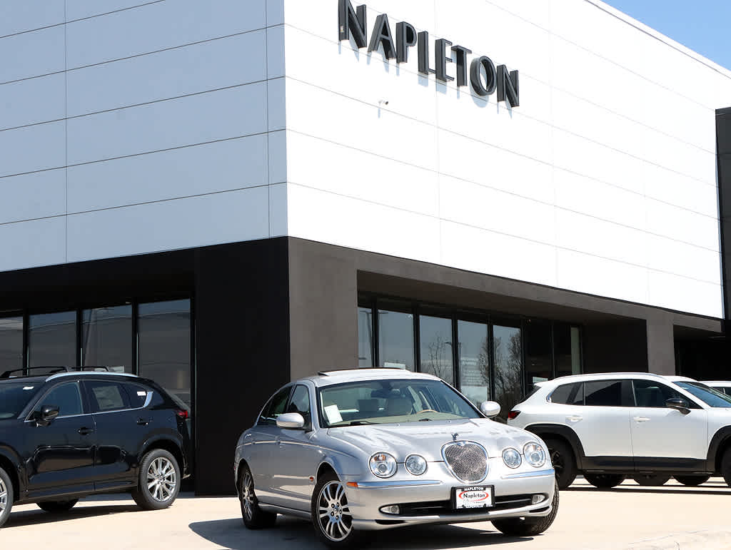 Gray (Platinum) 2003 Jaguar S-TYPE 4.2L V8 RWD Sedan Rear-Wheel Drive 6-Speed Automatic