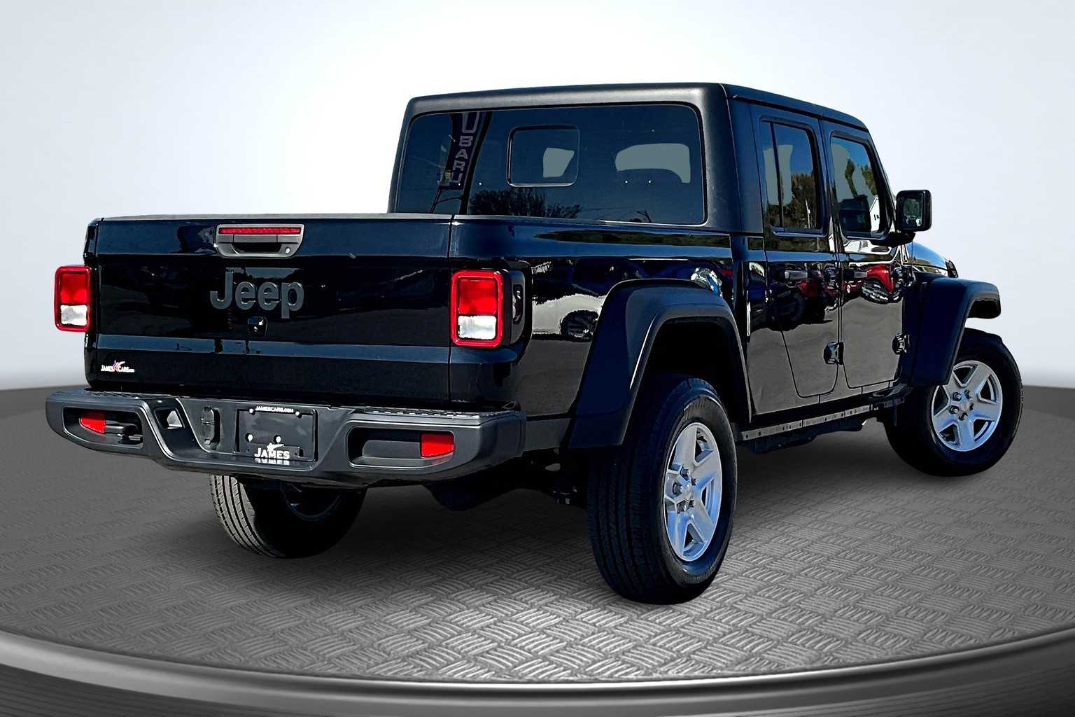 2023 Jeep Gladiator Sport S - 2