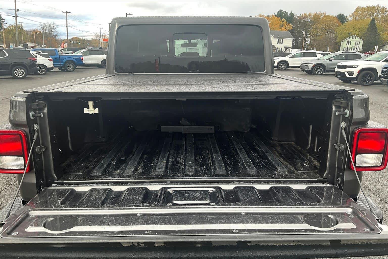 2023 Jeep Gladiator Mojave Granite Crystal Metallic Clearcoat at James Chevrolet