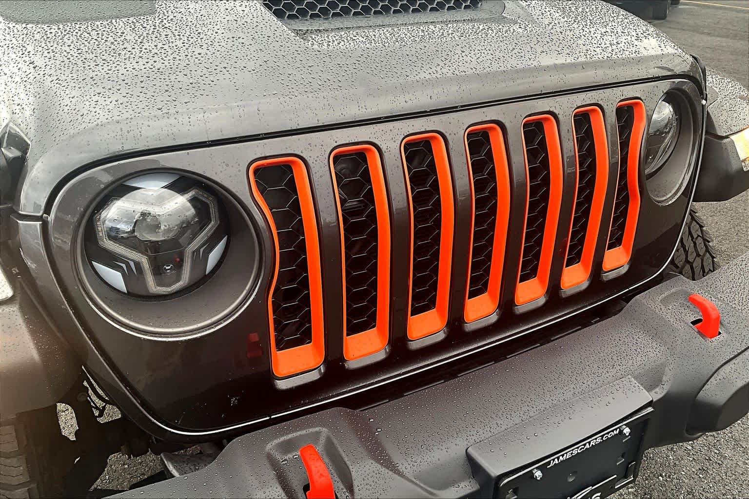 2023 Jeep Gladiator Mojave Granite Crystal Metallic Clearcoat at James Chevrolet