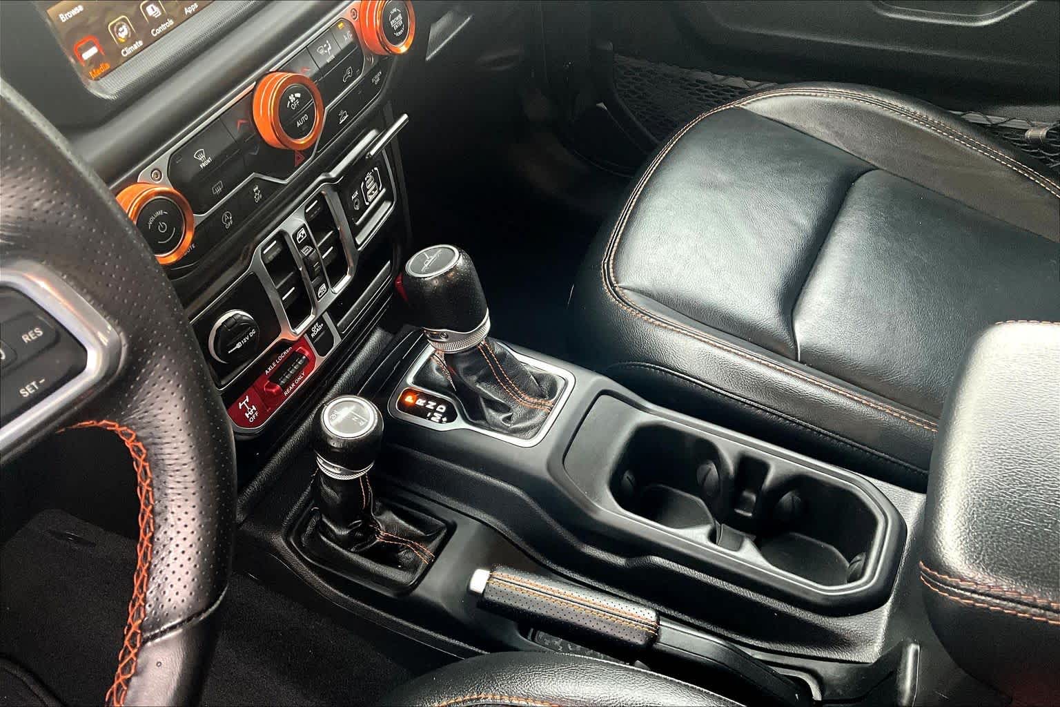 2023 Jeep Gladiator Mojave Granite Crystal Metallic Clearcoat at James Chevrolet