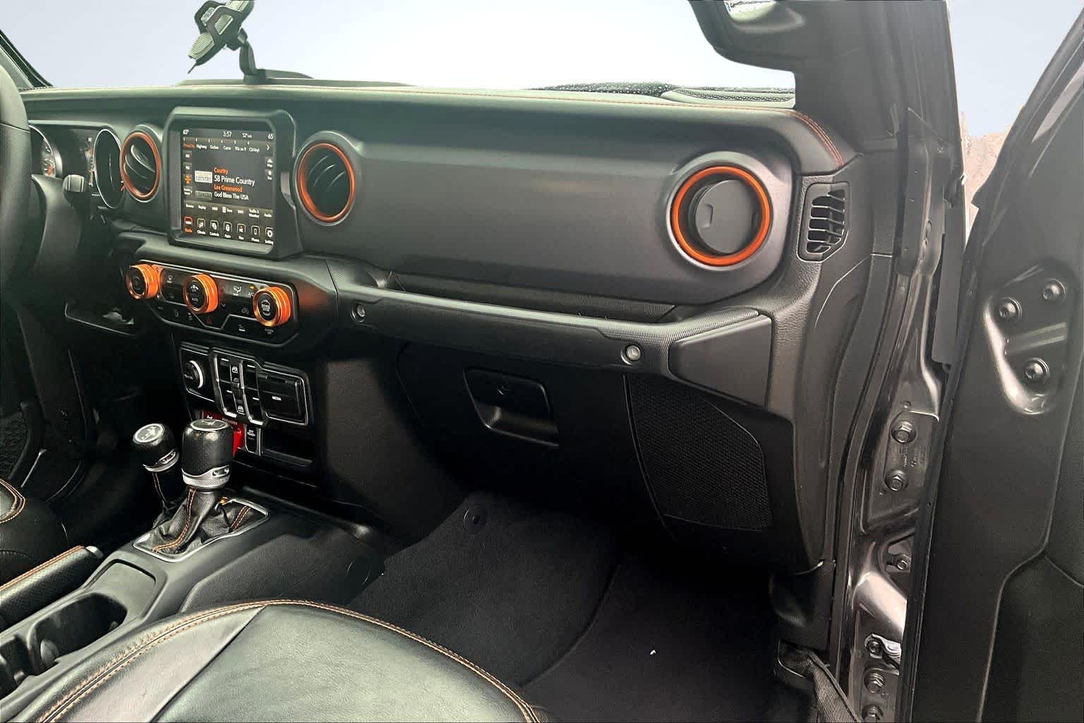 2023 Jeep Gladiator Mojave Granite Crystal Metallic Clearcoat at James Chevrolet