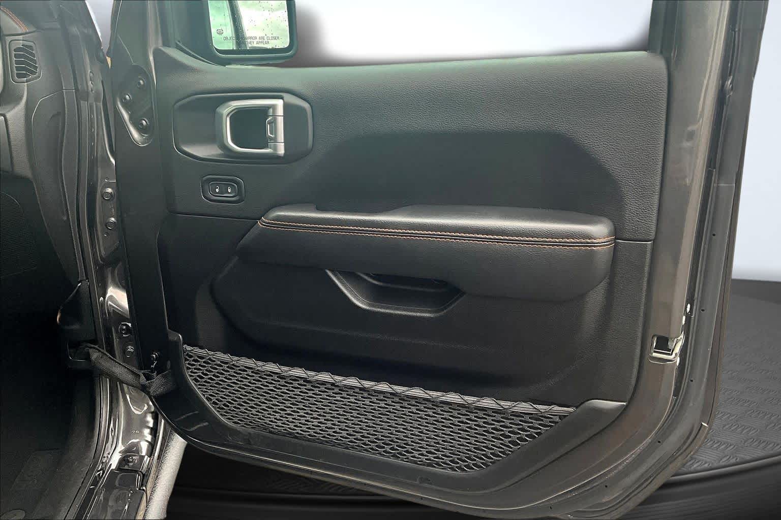 2023 Jeep Gladiator Mojave Granite Crystal Metallic Clearcoat at James Chevrolet