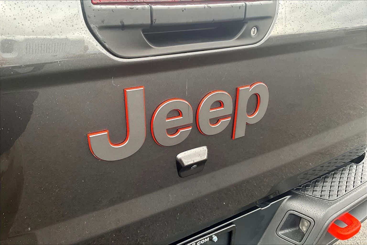2023 Jeep Gladiator Mojave Granite Crystal Metallic Clearcoat at James Chevrolet