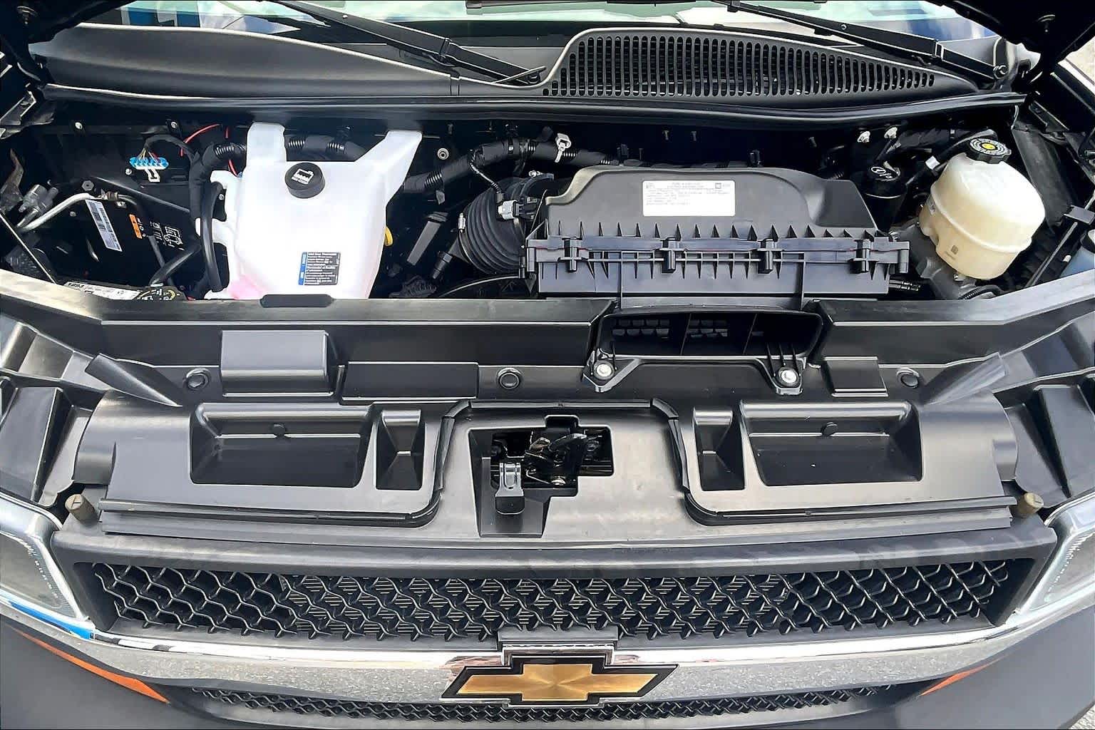 2024 Chevrolet Express LT - 9