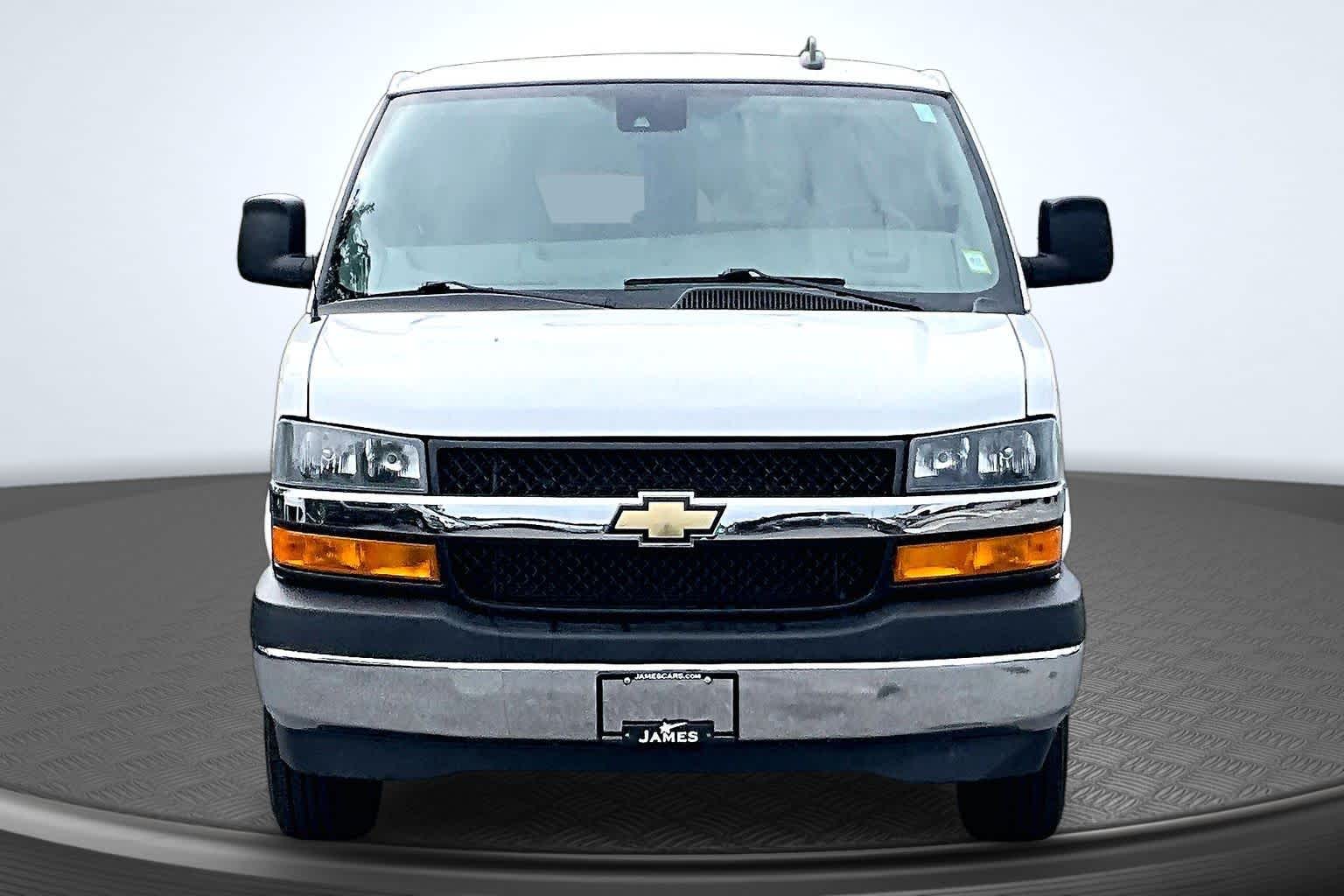 2024 Chevrolet Express Passenger LT - 3